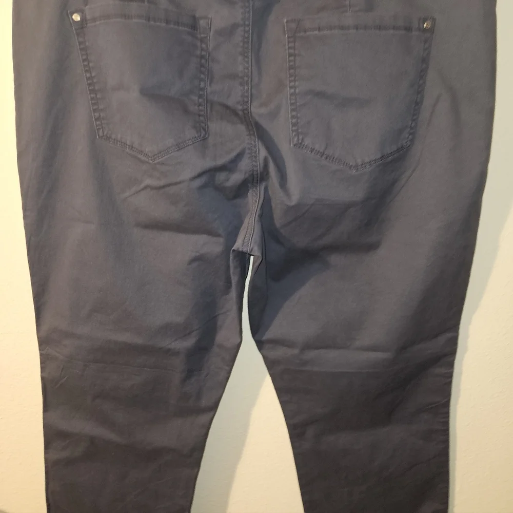 LEE Womans Weathered Blue Pants Size 18M - Picture 11 of 12